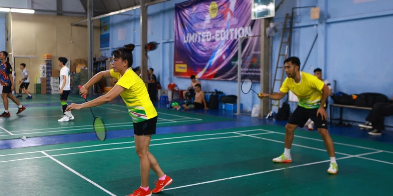 Quả Cầu Lông - YiliBadminton - Tixon